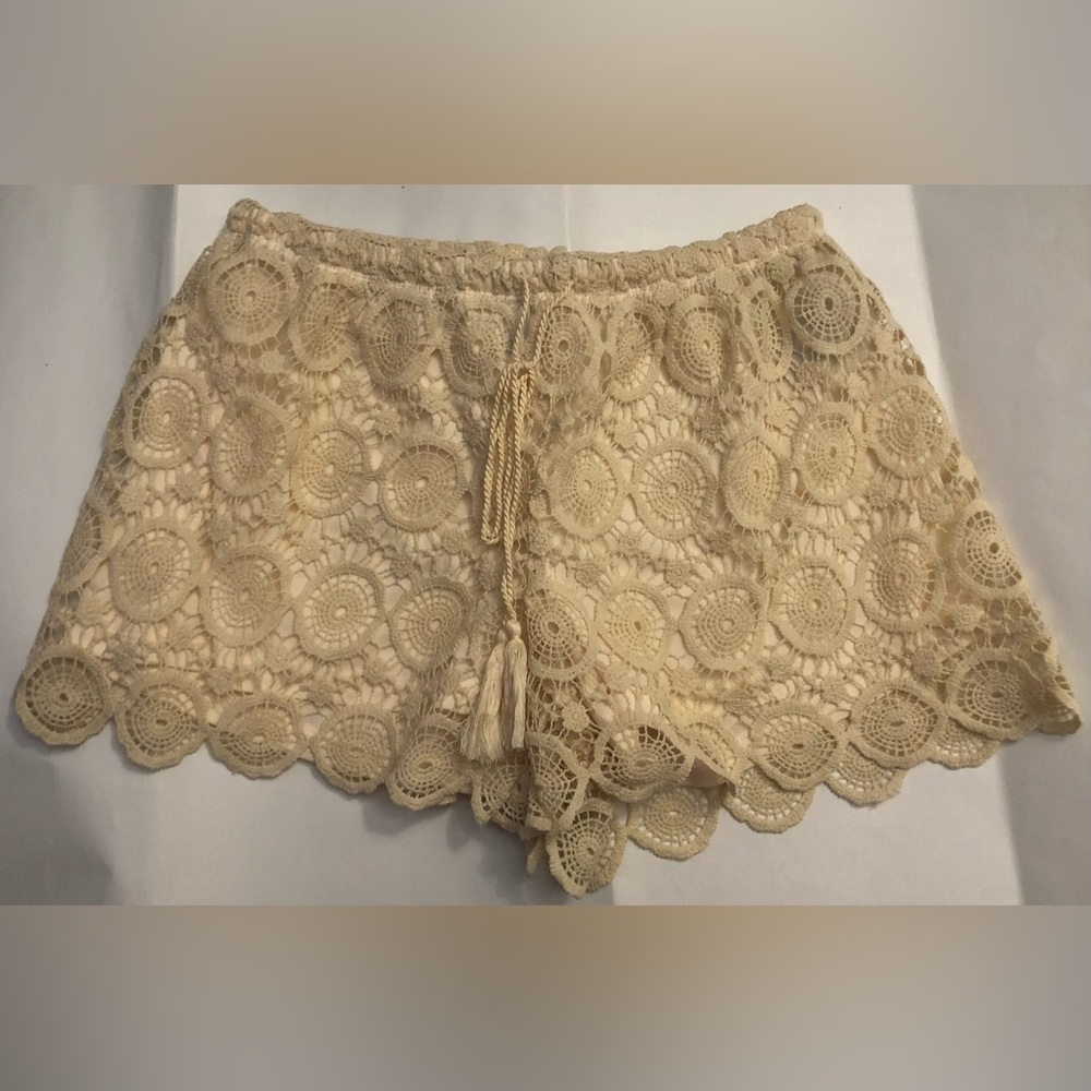 Off white lace shorts by Heart Soul